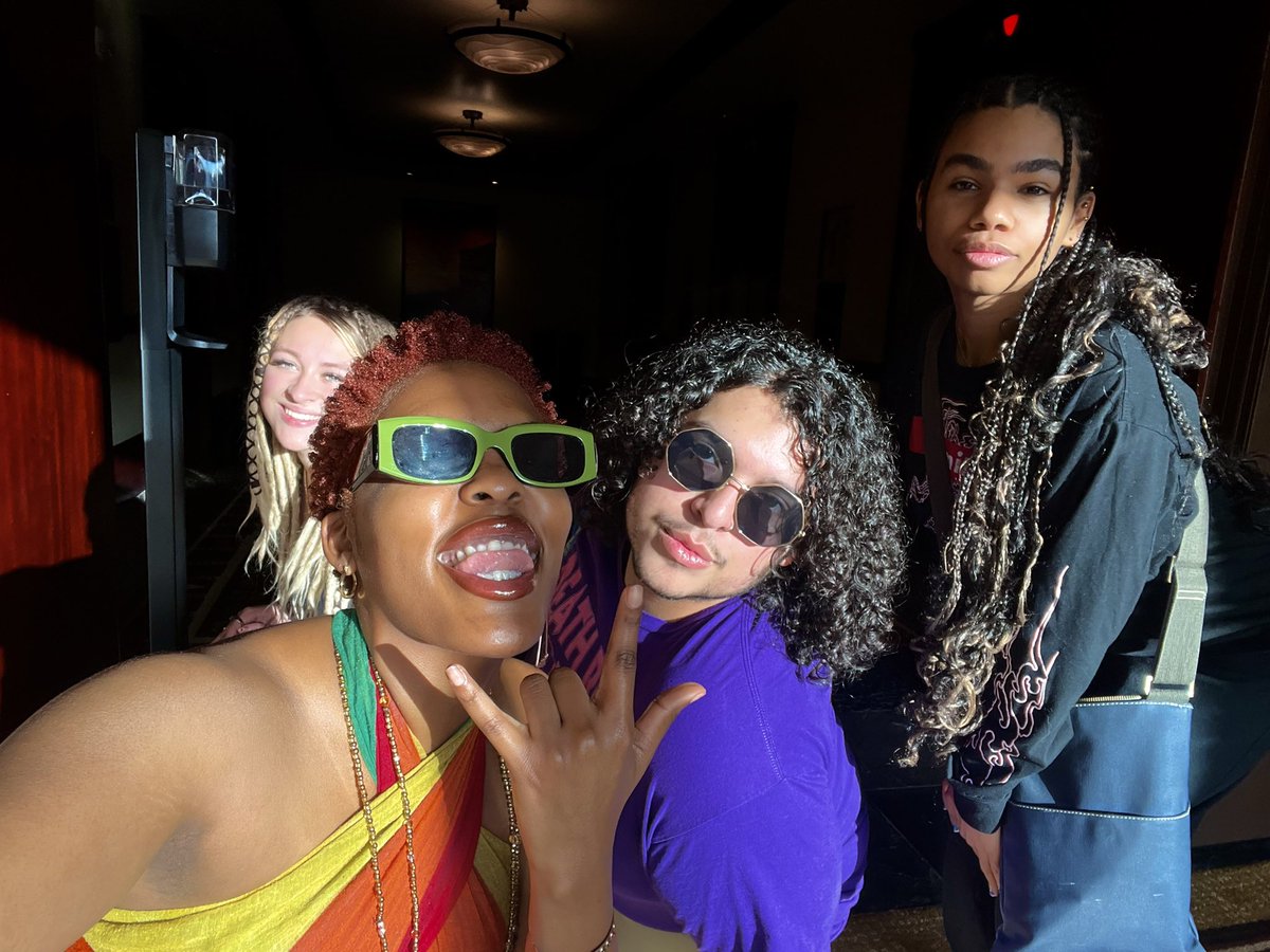 Nothing like our Hawaii Escapades.. Tuni in Sunday &amp; Monday to vote! #AmericanIdol #NailyahOnIdol <a href="/MalikHeardMusic/">Malik Heard</a> <a href="/wemusic/">Wé Ani</a> <a href="/thisispjae/">PJAE</a> <a href="/themariahfaith/">Mariah faith</a>