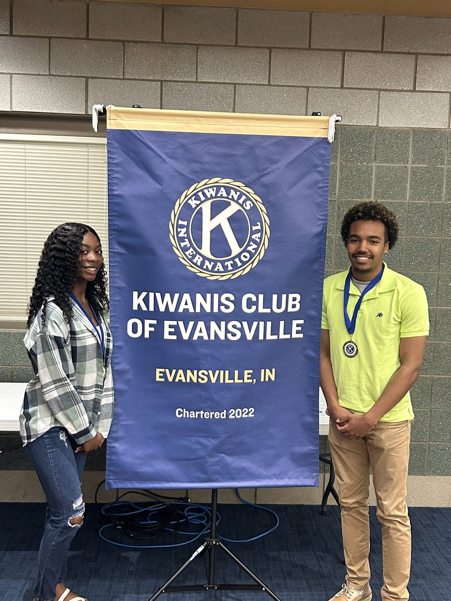 BoysTrack_NHS's tweet photo. Congratulations to our Kiwanis winner Jeremy Anderson and to our girls’ winner Ahmera Harris! https://t.co/0nt4UcOnYc
