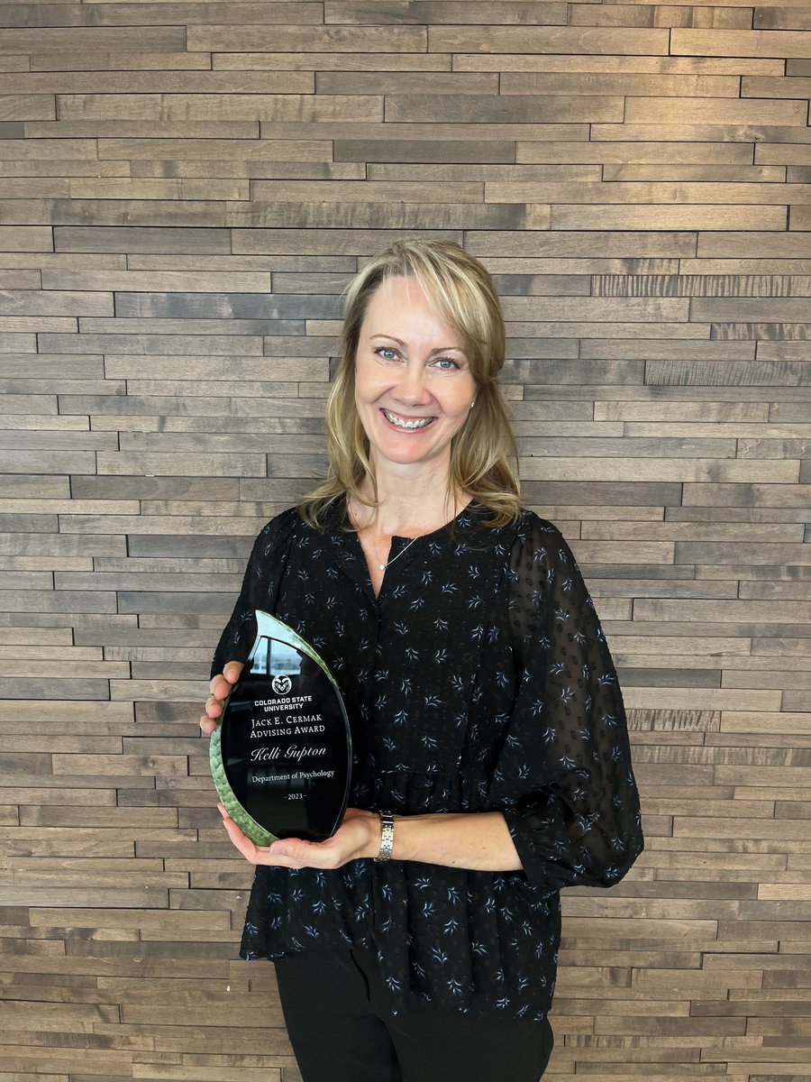 We're proud to announce that our own Academic Success Coordinator, Kelli Gupton, has won the Jack E. Cermak Outstanding Advisor Award! This award 'serves to highlight and reward the extraordinary efforts of outstanding advisors'. Congratulations Kelli!
