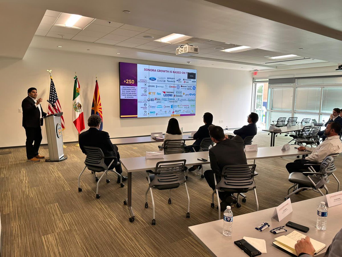 jorgem_yescas's tweet photo. Dr Francisco Acuña, 🇲🇽Special Envoy for the #PlanSonora on Renewable Energy, gave an overview to AZ stakeholders of the above-mentioned strategic Plan.
The SON-AZ #Megaregion is experiencing economic development momentum in key sectors & this Plan boosts the region's competitiveness worldwide!