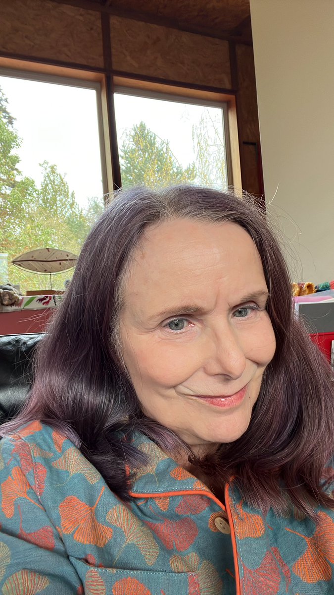 Molly Gordon tweet media