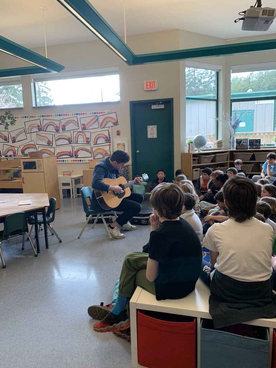 AllisonWires's tweet photo. Making music. Making goals! 🎵 @jesseruben @SD63PLake @sd63schools #elementarymusic https://t.co/xdsgUjpcvL