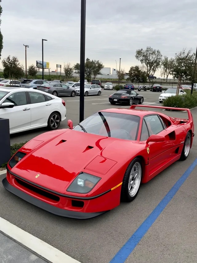 Auto_Porn's tweet photo. Ferrari F40 😍 https://t.co/FbRZP6XzuF