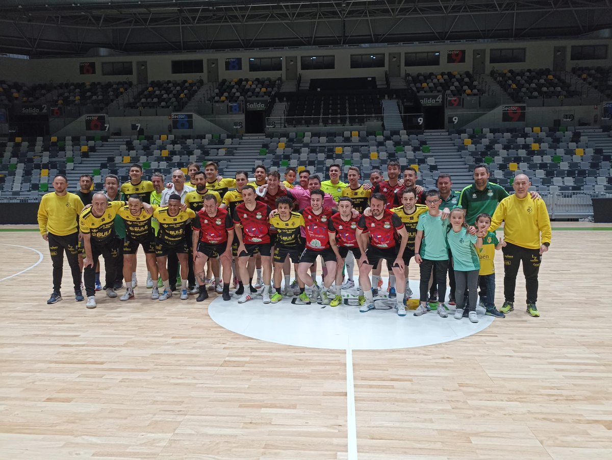 ✅ Cerramos el día en el Olivo Arena con la sesión compartida junto a <a href="/ClubPatinBarFS/">Club Patín Bar FS</a>

☺️ Fue un placer recibiros en nuestra casa

#SomosJaén💛