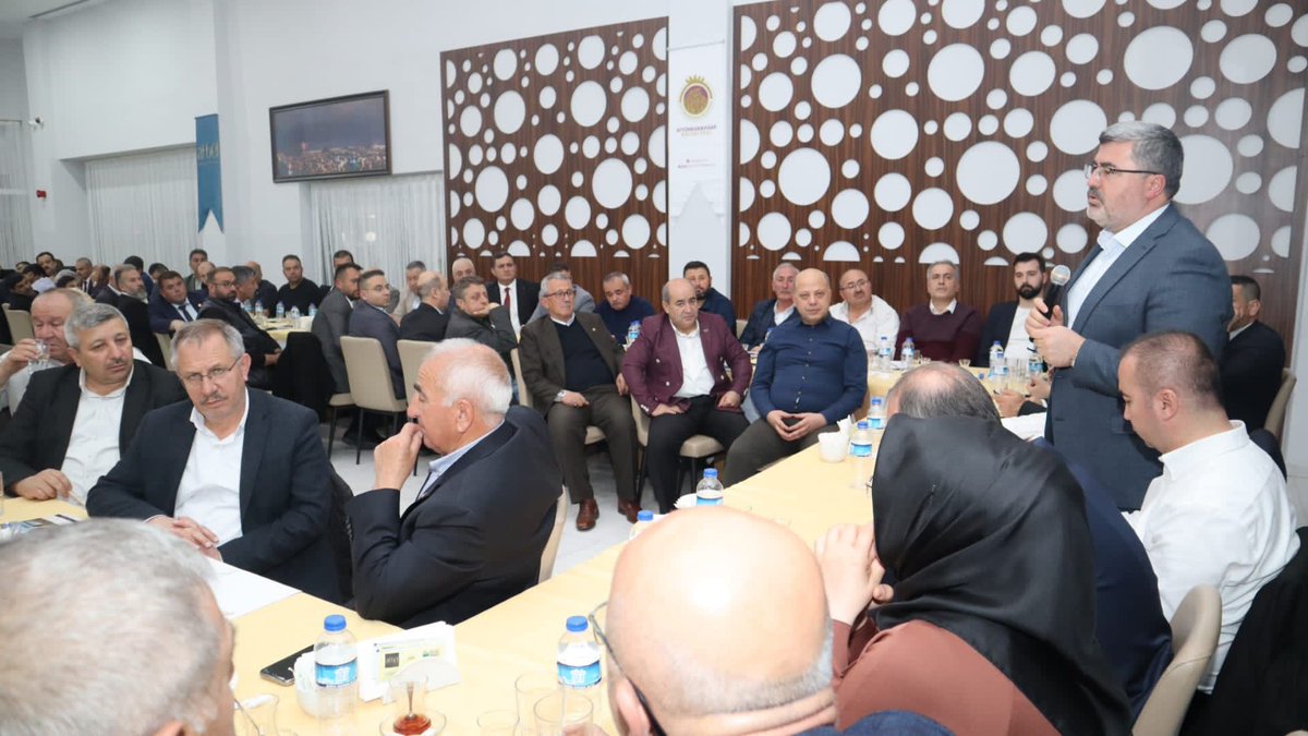 GuvenirSureyya's tweet photo. Milletvekili adaylarımız ile istişare toplantısındayız.
14 Mayıs’ta Allah’ın izni ile Ak Parti gümbür gümbür geliyor. https://t.co/aXvsEBpyIU