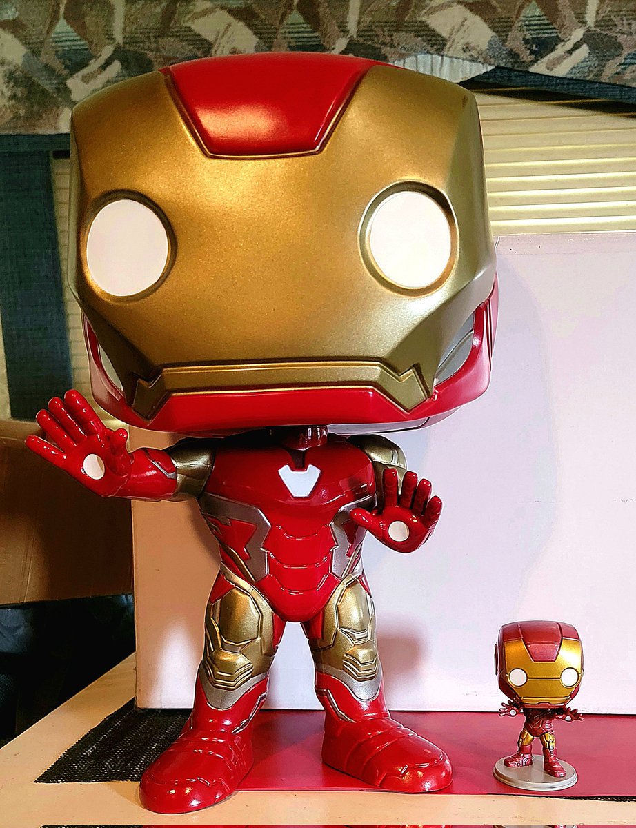 ADriftingNerd's tweet photo. I'm guessing Tony got his hands on some Pym Particles. #Funko #FunkoPop #MegaPop #DieCastPop #IronMan #Avengers @RobertDowneyJr https://t.co/TR141N253u