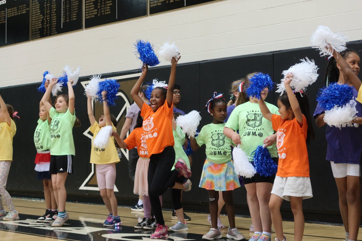 Paige Faul (@mrsfaul_lib) on Twitter photo Congratulations Elephant House! 🐘💚 What a fun night with our Liberty community - thank you <a href="/pta_liberty/">Liberty PTA 🦅 South Riding, VA</a>! Congratulations Elephant House! 🐘💚 What a fun night with our Liberty community - thank you <a href="/pta_liberty/">Liberty PTA 🦅 South Riding, VA</a>!