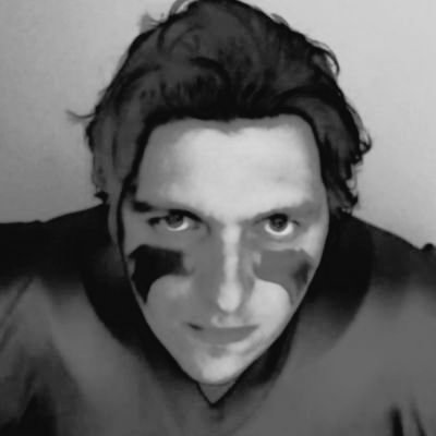 LONDON BRIDGE FALLING DOWN? 

Despite clinching a playoff birth for a 4th consecutive season, SOURCES CLOSE TO <a href="/SFLLondon/">London Knights</a>'s leader <a href="/TheJonny2k/">Jonny</a>, tell us the star QB is "highly likely" to be wearing a different uniform next season.

❤ + #RETWEET 15X FOR MORE <a href="/simulationfl/">Simulation Football League</a> #RUMORS