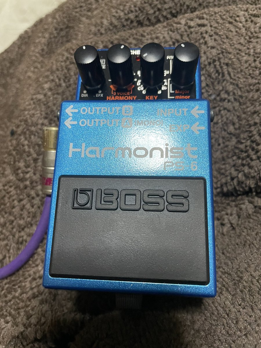 gutakass's tweet image. 本当に久々に新機材を買いました。
使い方まだあまり分かってないですが1人ハモリ出来て楽しいですね！
あとデザインが格好良いです。