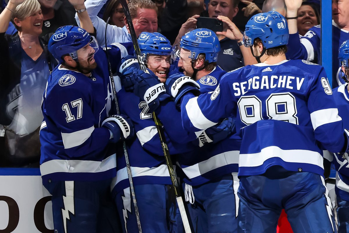 TBLightning's tweet photo. YOU GUYS YOU GUYS YOU GUYS https://t.co/MnQVsl3lEr