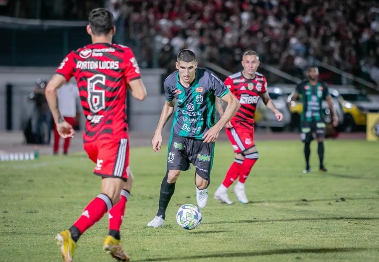 carlinhosbazini's tweet image. MARINGA FC vence o FLAMENGO!

Com gols de Matheus Bianqui e Serginho, o Maringá sai na vantagem na disputa da Copa do Brasil.

O Próximo confronto será no dia 
26 de Abril no Maracanã.

#MARxFLA

Foto @fernando_fotoimagem

#maringafc #maringa #futebol #paranaense  #copadobrasil
