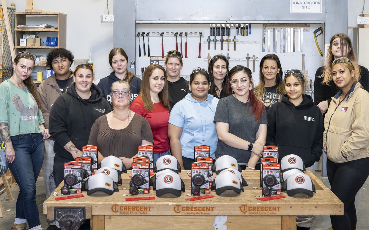 Kangan Institute (@kanganinstitute) on Twitter photo Students in our She Kan Build construction starter course are now kitted out with the right gear for the job from <a href="/CrescentToolsAu/">Crescent Tools ANZ</a> and <a href="/gearwrench/">GEARWRENCH</a> – all thanks to Apex Tools, our major tools partner.
Find out more about our Trades courses: bit.ly/3CRy8bE Students in our She Kan Build construction starter course are now kitted out with the right gear for the job from <a href="/CrescentToolsAu/">Crescent Tools ANZ</a> and <a href="/gearwrench/">GEARWRENCH</a> – all thanks to Apex Tools, our major tools partner.
Find out more about our Trades courses: bit.ly/3CRy8bE