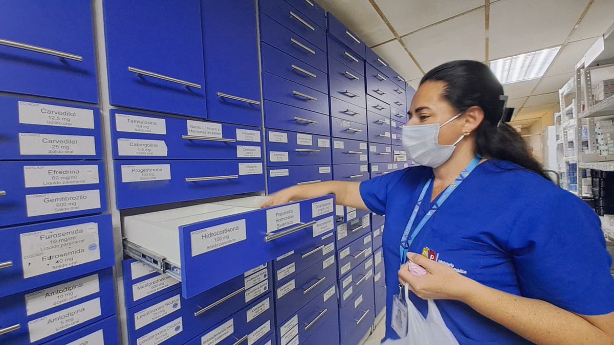 El <a href="/HIAyoraLoja/">Hospital General Isidro Ayora - Loja 🇪🇨</a> ofrece atención en:

🏷️ 35 especialidades 

Cuenta con: 

🛏️ 240 camas hospitalarias 

Durante 2022 realizó 

✅ 28.689 atenciones en consulta externa y 1.977 intervenciones quirúrgicas

#CruzadaPorLaSalud