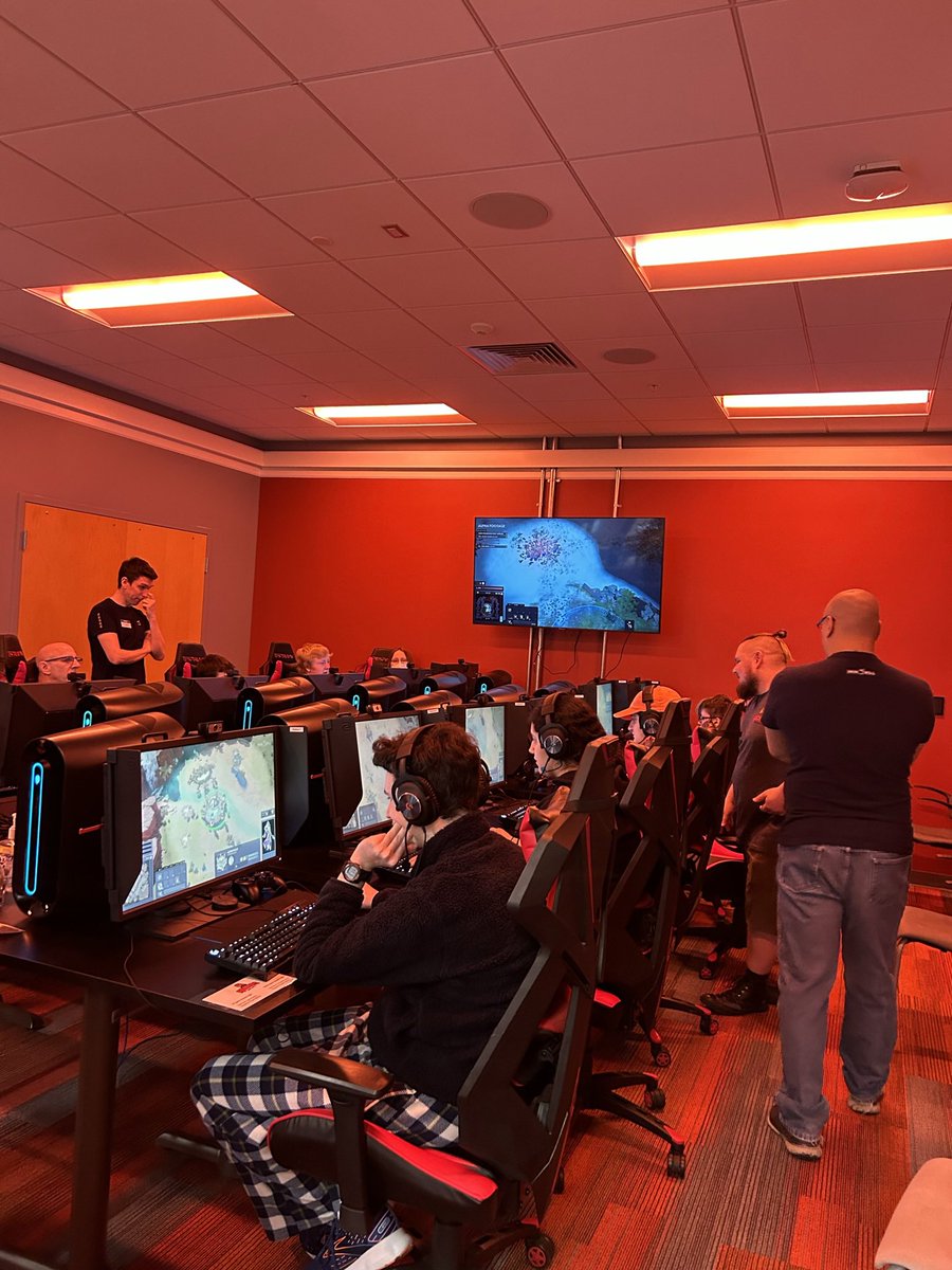 Our event is live!! Come stop by for games, pizza, drinks and a merch raffle! <a href="/SunSpearGames/">SunSpear Games</a> <a href="/GatesofPyre/">IMMORTAL: Gates of Pyre</a>
