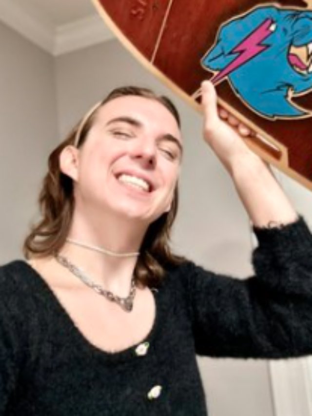 greg_price11's tweet image. If you don’t know who this guy is, he is Chris Tyson from the Mr. Beast YouTube channel, one of the most popular in the world for kids.

He had a beautiful wife and beautiful baby and decided he’d rather turn himself into a gross hot topic trans chick.