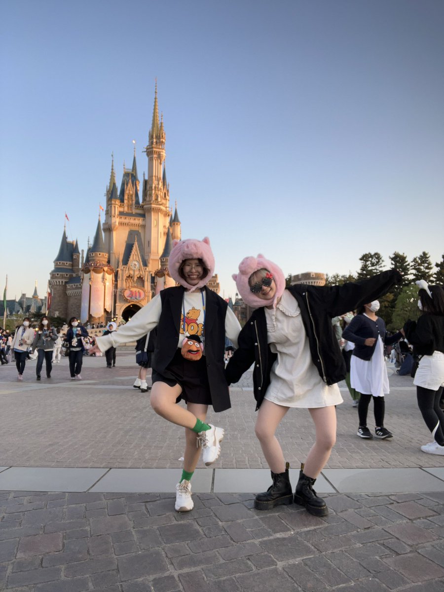 mocya_923's tweet photo. ランドでもお酒が飲めるようになったの
控えめに言って最高🫶🏻🫰🏻✌🏻🤞🏻👌🏻
40周年次の日からやった🤣 https://t.co/Ee2j9ZW4xP