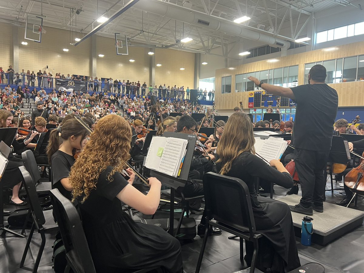 Amazing performance of 700 <a href="/AHISD/">Alamo Heights ISD</a> Strings students grades 4-12 at our annual Strings Festival celebrating 50 years of the program in our district 💙💛! Ode to Joy! #NoPlaceLikeAHISD <a href="/AHISDFineArts/">Alamo Heights ISD Fine Arts</a> <a href="/AHHSOrchestra/">Alamo Heights Orchestra</a> #ProudSupt