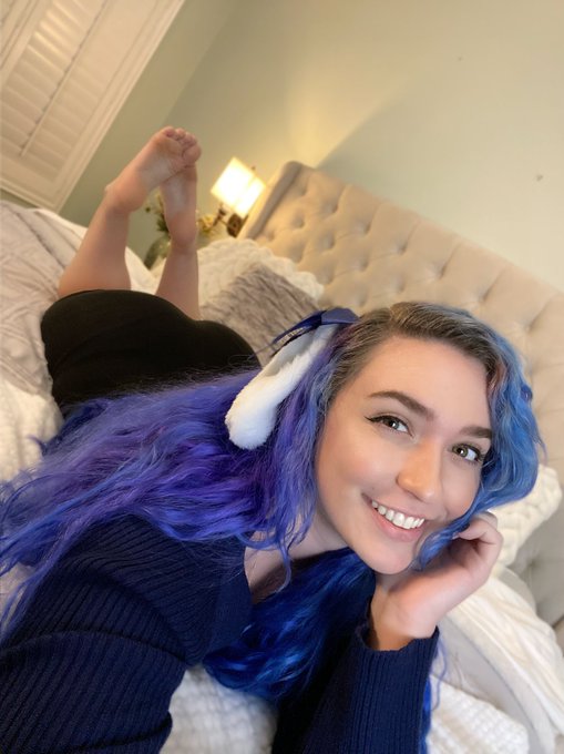 ASMR &amp; Chill??????????? https://t.co/xX0O4vJge7