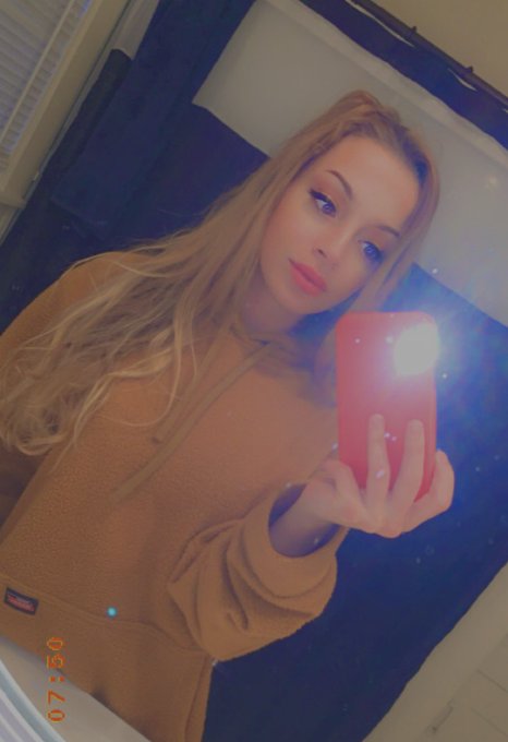 seflie 🫶  i woke up from a nap like this❤️ #nsfw https://t.co/ajrT95SSeH<a href="/tag/nsfw"class="tags">#nsfw</a>