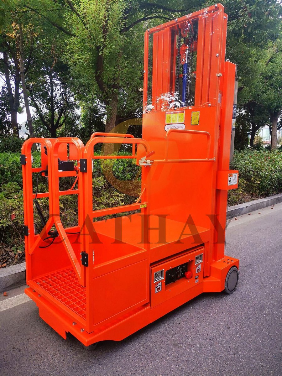 EvanYin12's tweet image. The CATHAYLIFT EP series self-propelled order picker with a load capacity of 300kg and a platform height ranging from 2.7m to 4.5m. 
#cathaylift #workingplatform #indoorwork #aerialworkingplatform #selfpropelled #platformrental #liftrental #orderpicker #logistics #warehouse