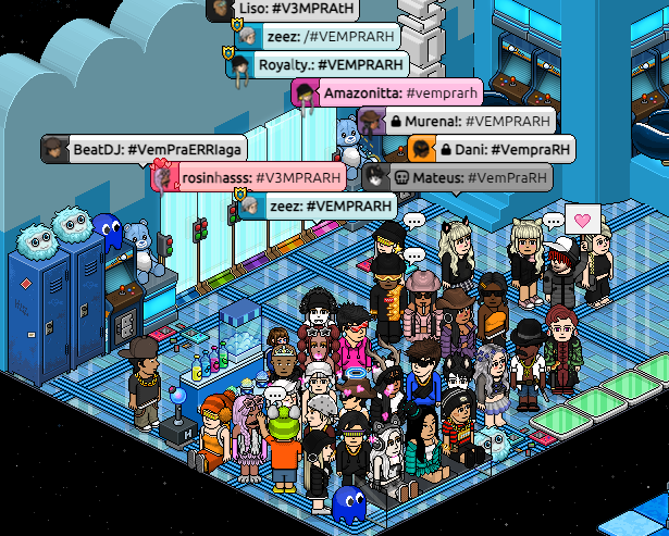 rhabblet's tweet photo. Que equipe! Após mais uma reunião geral, nada melhor do que descontrair todos juntos, em família. 💙🥇

Faça parte da equipe da número um você também. Entre no nosso servidor do discord (https://t.co/RwfTriG5Z9) e contate nossos superiores. #VemPraRH https://t.co/9gbkCbSVi1