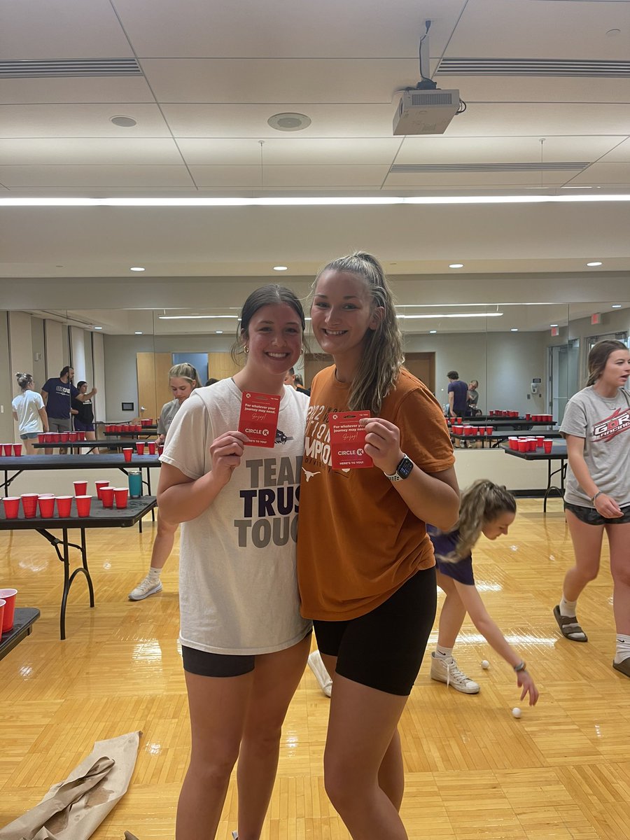 BlufftonSAAC's tweet photo. Thank you to everyone who came out to water pong tonight!! Congratulations to Kelly and Emma for first place and a draw between Katie, Sammi, Liz and Breena for second place! 🦫💜 https://t.co/k8gFHZ5d36