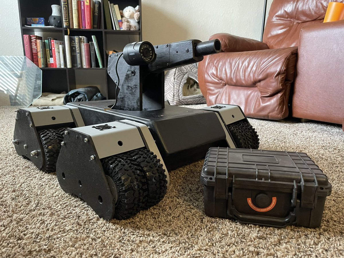 DavetechArtist's tweet photo. Mocking up the full auto gelblaster for the bot https://t.co/NFiDJR33LK