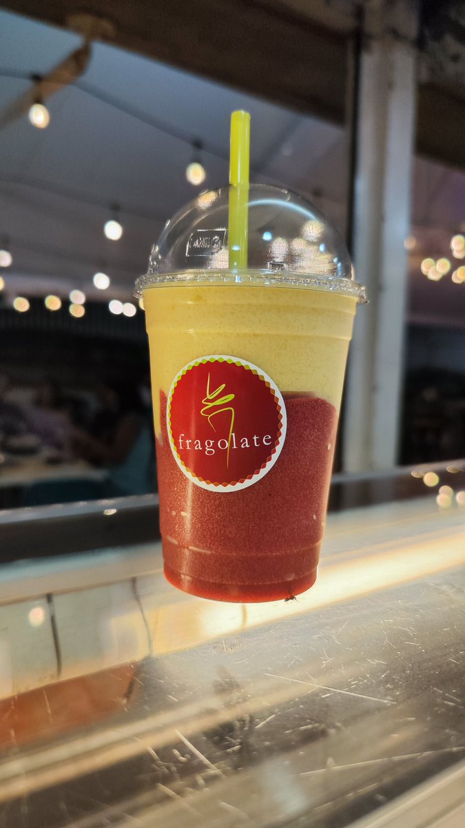 ¿Sabes cómo combatimos el calor? Con #granizados o #frozen como este mitad frutos rojos, mitad parchita.
¡Ven a refrescarte!