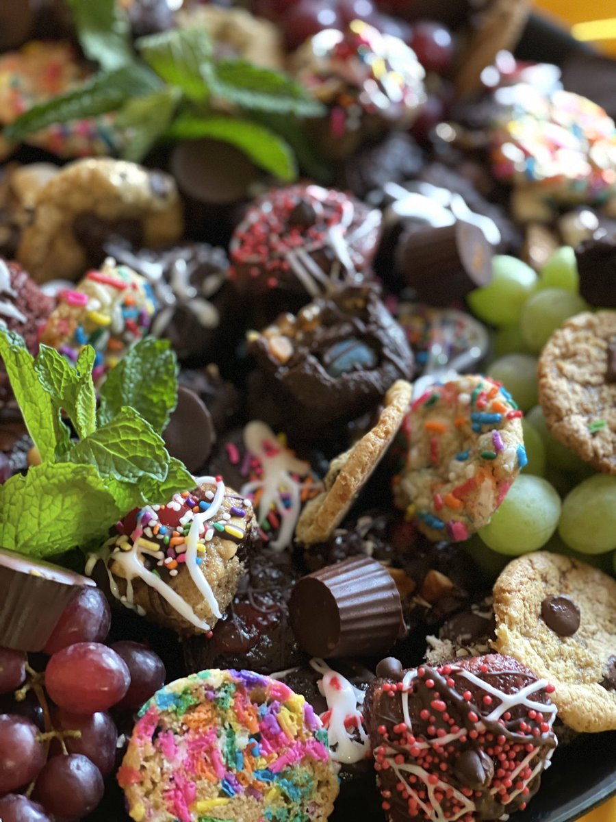 brownies_dr's tweet photo. Just drop some #plantbased dessert so you can 🤤 https://t.co/R1QDxqY51w