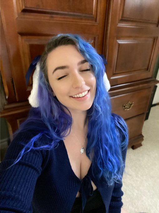 i was a bunny last night!! :3 https://t.co/PvqSE6KeGK