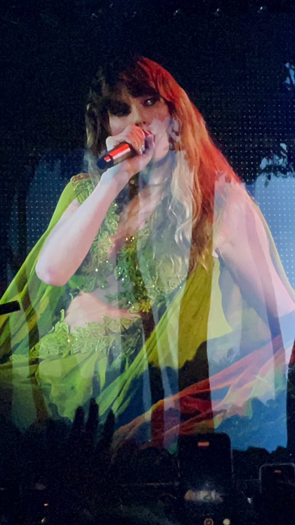 📷| New dress for "folklore"