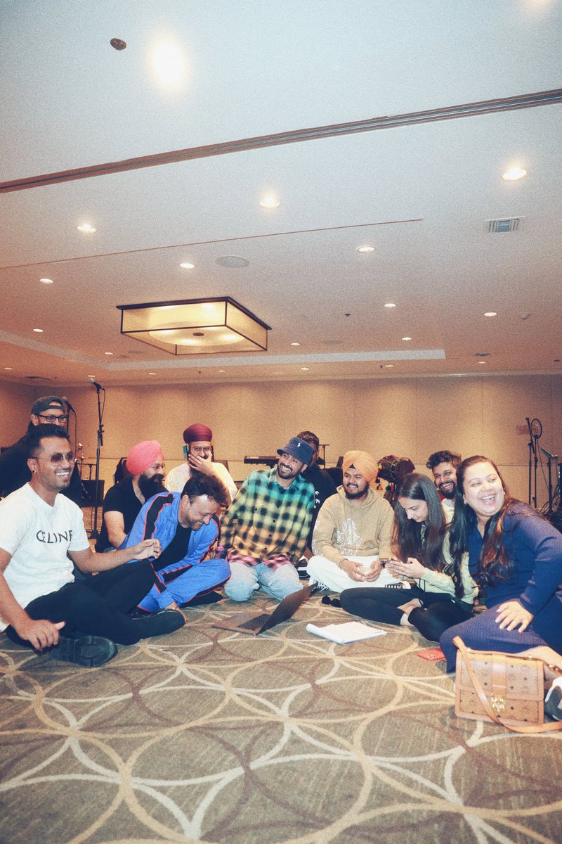 diljitdosanjh's tweet photo. #COACHELLA https://t.co/dSq8nyPTlN