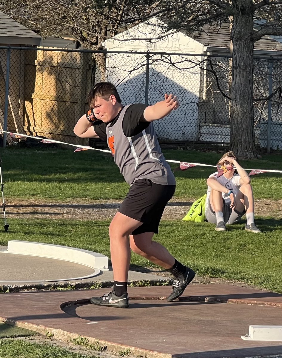 FFTrojanTrack's tweet photo. Caden Allison prepares to launch the shot at the Denny White Relays. #throwscrew https://t.co/x0N8d6GMng