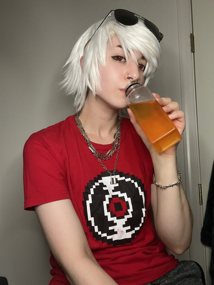 _PeachPawz's tweet photo. happy homestuck day 💚
#cosplay #davestrider #davestridercosplay #homestuck #homestuckcosplay #homestuckday https://t.co/sZf5pBH1it