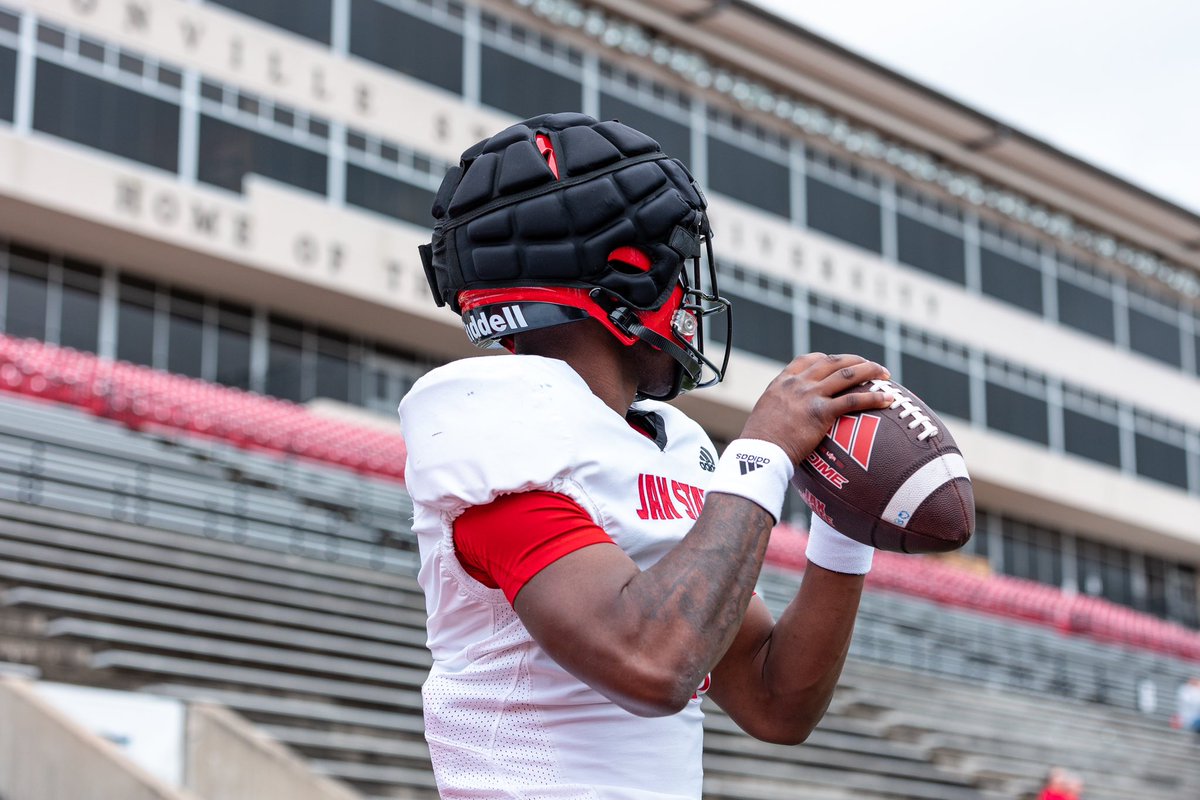JaxStateFB's tweet photo. Pregame moments from today‼️

#HardEdge | #EarnSuccess https://t.co/YUW6z89VWU