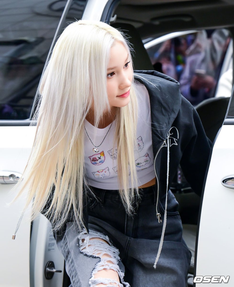 flowerhiyyih's tweet photo. media photos. otw to music bank
🔗https://t.co/t15zeInfYE https://t.co/P3Jzb95uti