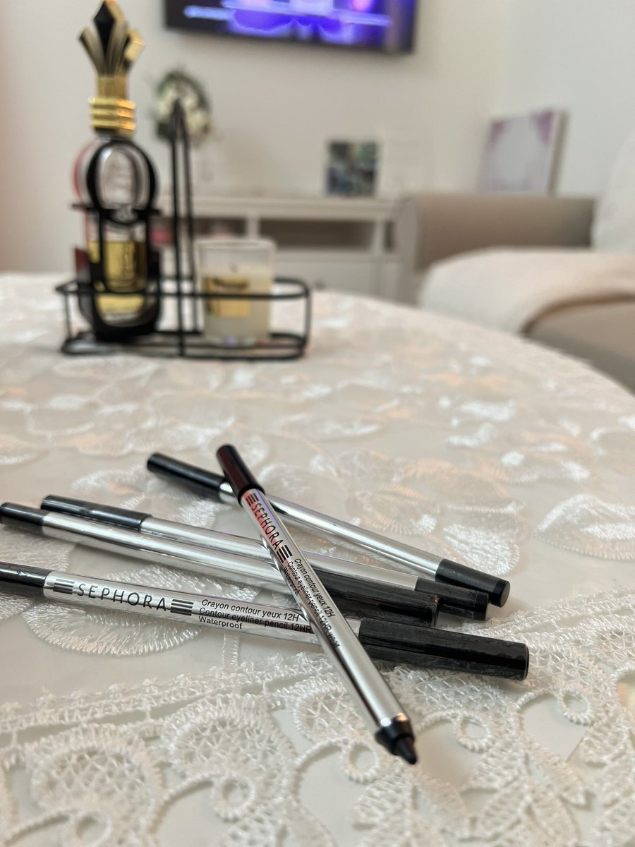 متوفرين والوانهم زاهيه .