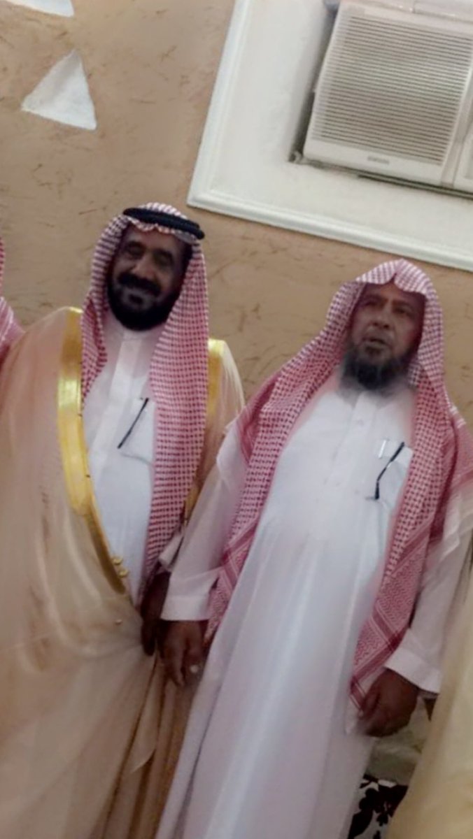 C2_hs's tweet photo. صورة تجمع والدي الشيخ عيادة بن عبدالله السلماني رحمه الله 
والشيخ سعود الدوخي رحمه الله 
في مجلسنا بمدينة الـحفيـــر ، أسكنهم الله فسيح جناته وجمعنا بهم في جنات النعيم https://t.co/puDXJLTuqx