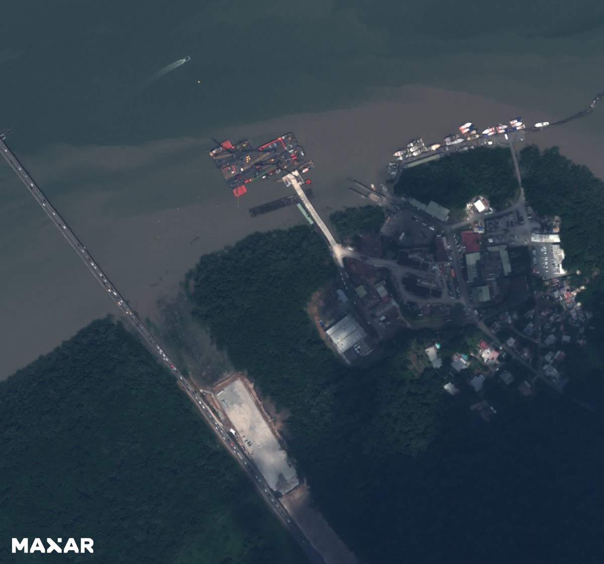 imgsat973's tweet photo. Projet scolaire / Aménagement du territoire : la construction du nouveau pont du #Larivot (axe #Cayenne-Kourou) en #Guyane 🇫🇷 observée par #satellite 🧐🛰️
Images THR Pléiades (2022) @AirbusSpace et Worldview-2 (2023) @Maxar
Esa Network of Resources Initiative @sentinel_hub https://t.co/5Oivj1OIVc