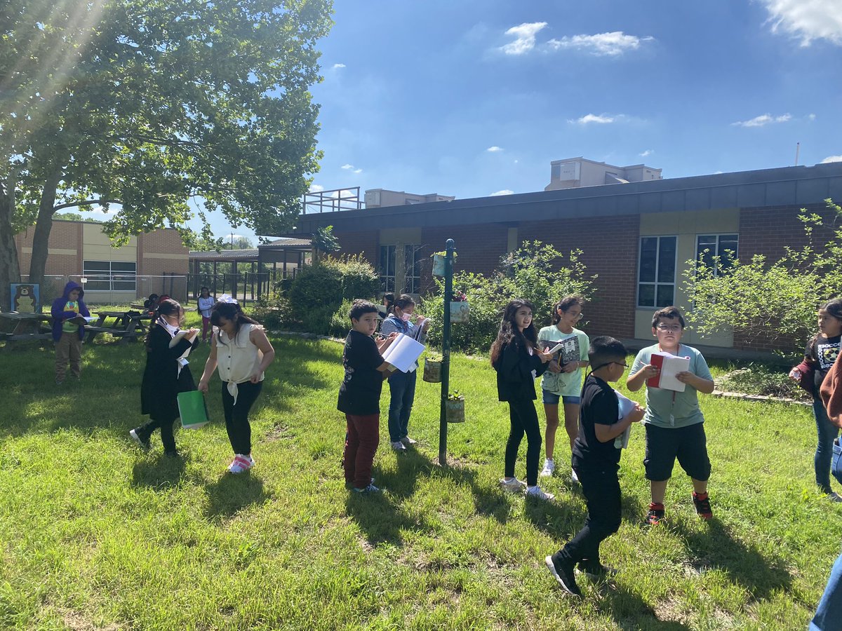 Leslie Hernandez tweet media