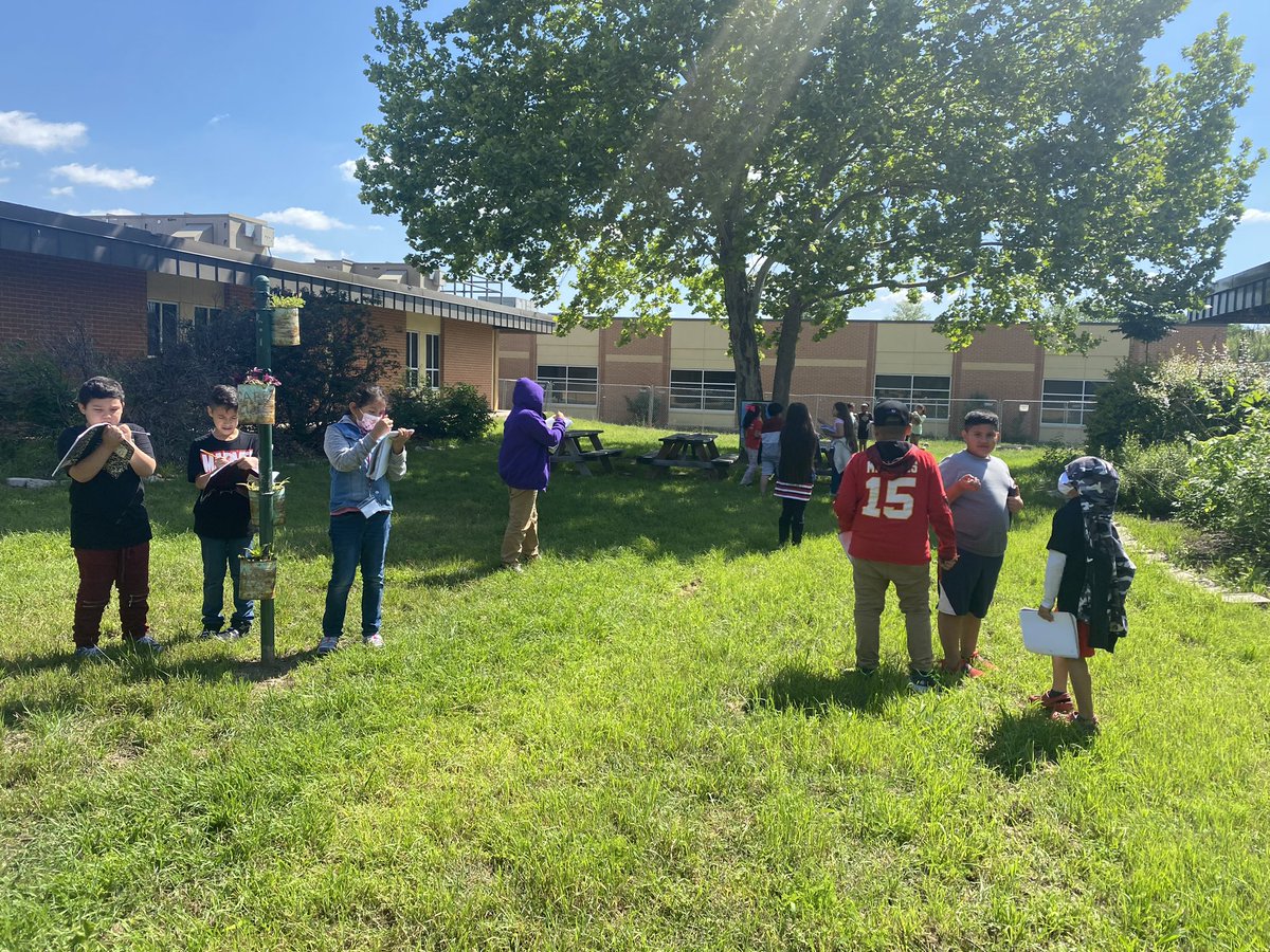 Leslie Hernandez tweet media