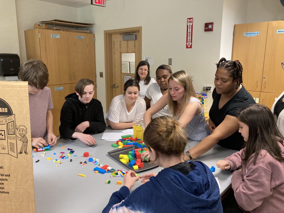 Longwood_BES's tweet photo. Students from Nottoway County Middle School visited the BES Department today (Apr 13) to learn more about Fossils, Earthquakes and Pollution! Congratulations to our EASC 300 (The Dynamic Planet) students on delivering engaging lessons to future Lancers! https://t.co/ZoKJcrAtMT