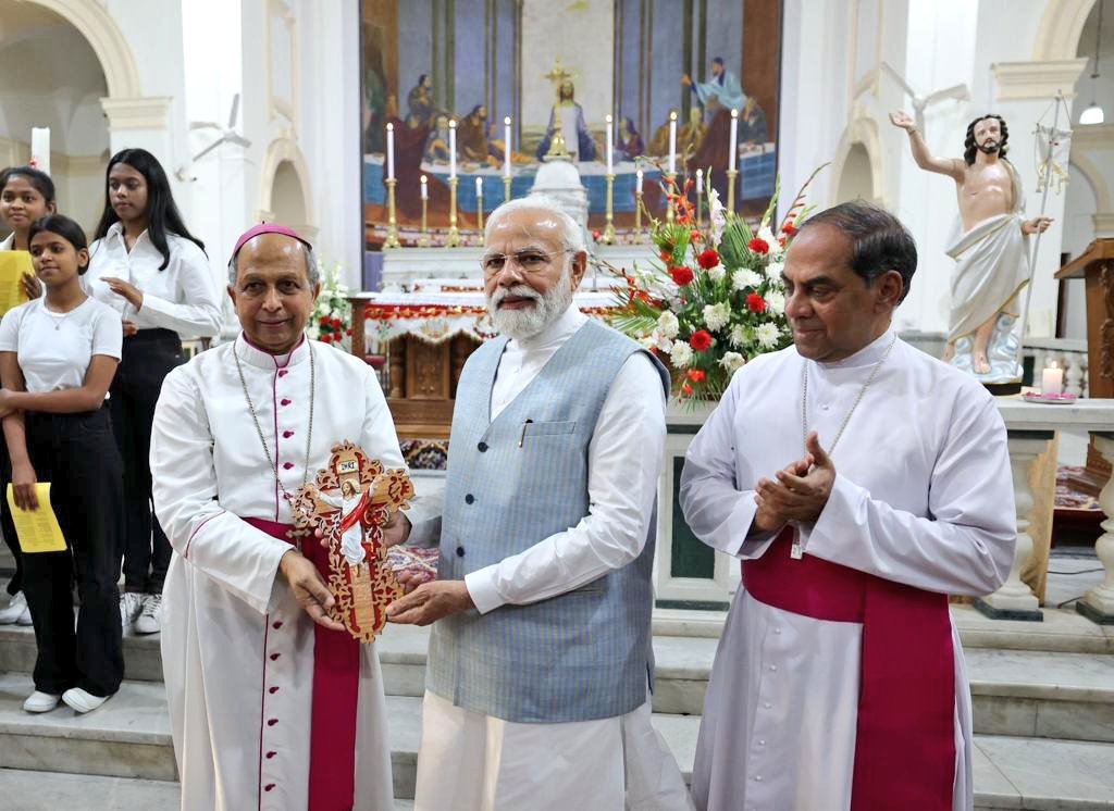 John__Barla's tweet image. In the last few days PM @narendramodi Ji has attended two programmes which have deep cultural significance - the Tamil New Year programme at @Murugan_MoS Ji residence &amp;amp; Easter celebrations at Sacred Heart Cathedral Delhi. Both these show PM’s respect for different cultures.(1/11)