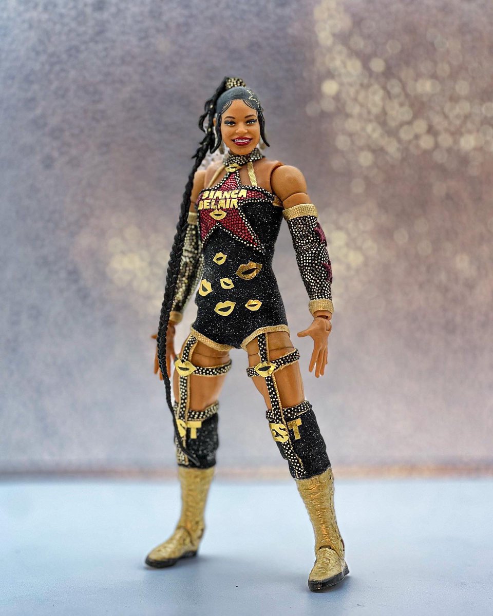 Custom figure of <a href="/BiancaBelairWWE/">Bianca Belair</a> From #Wrestlemania ✨✨

Gear design: @jpg_paz 

I was hoping that this design would be her mania gear. Seeing the entrance live for a second time in a row is so magical ♥️