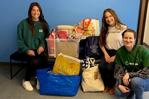 @BeyondMeat in #ElSegundo held a donation drive for needed items! Thank you for dropping off supplies at #spcaLASouthBay!

#spcaLAdonate #Since1877 #FriendsforLife #spcaLA