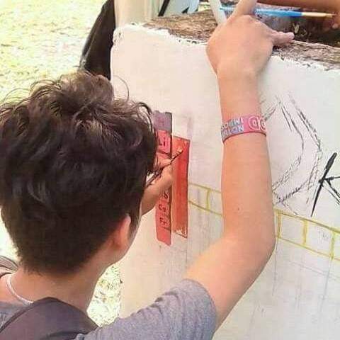 SimbronAnn's tweet image. It was not 2020 we first met but in the year that I was idolize you since your in junior high you inspired me to the arts even though I like it but not much but when I saw you painting at the wall I got realize that art is so fantastic and much beautiful then I started liking you