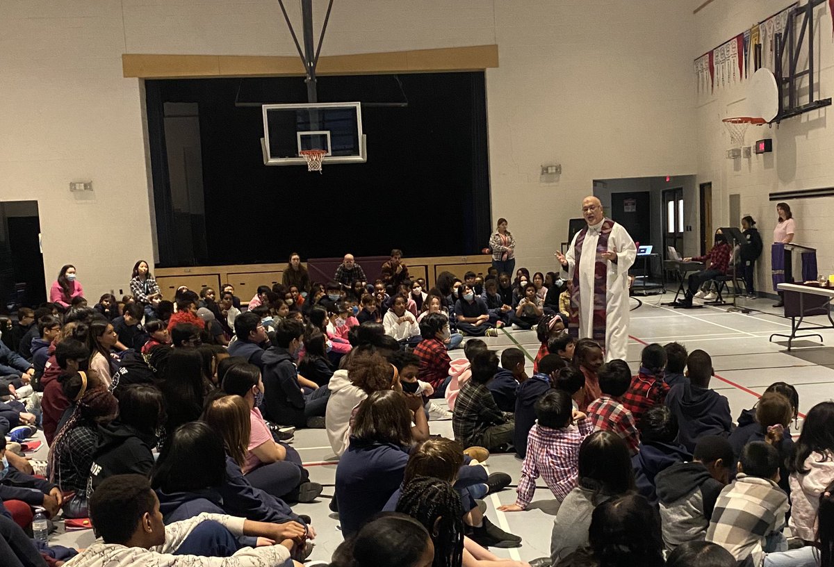 OLOL_TCDSB's tweet photo. Faith in action! @OLOL_TCDSB https://t.co/YstXgm12dN