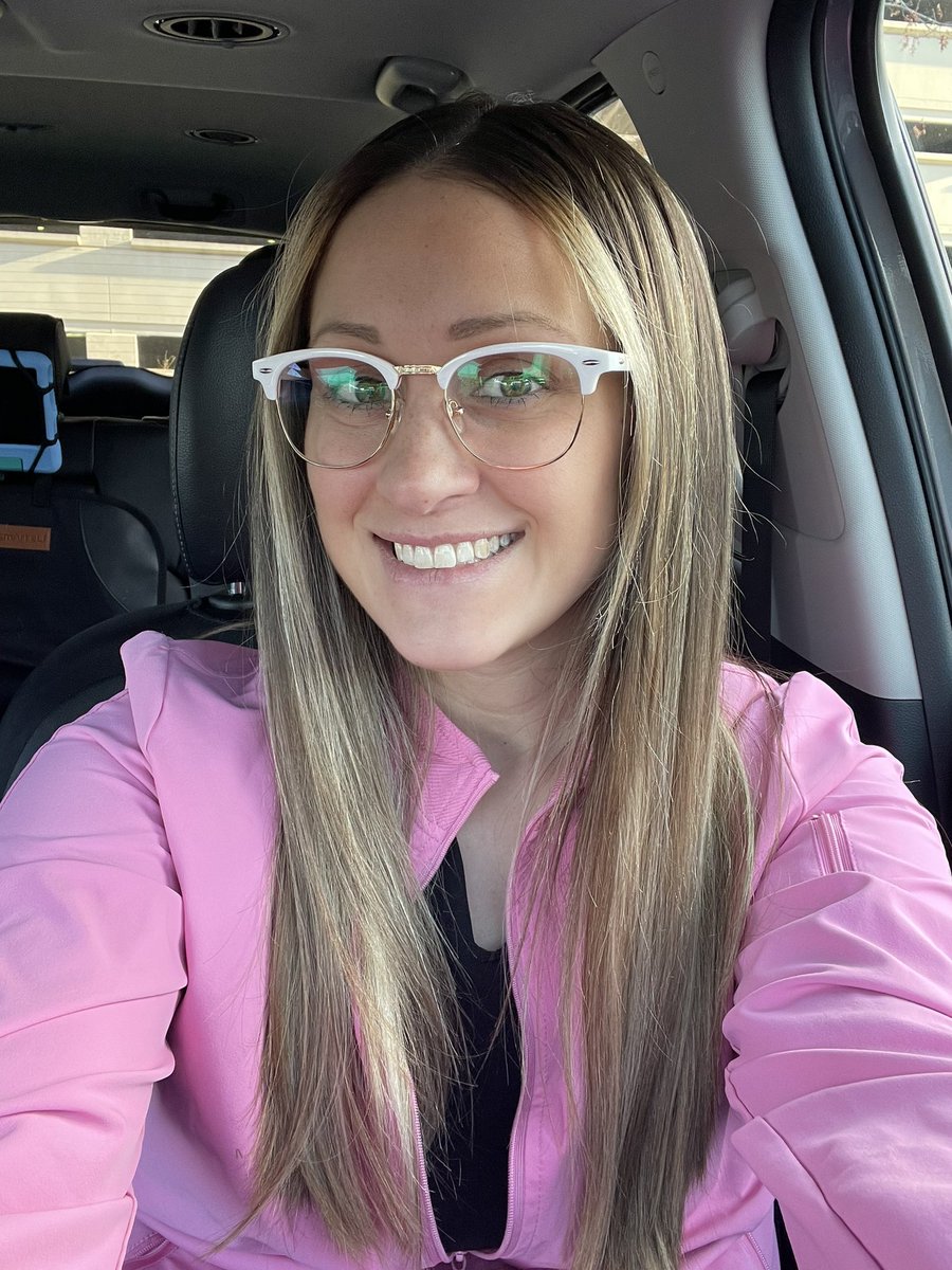 Will never stop obsessing over my glasses. Use code ZENFKEWRKFS for 10% off their website! 🤓 
<a href="/zennioptical/">Zenni®</a> #lovemyzennis