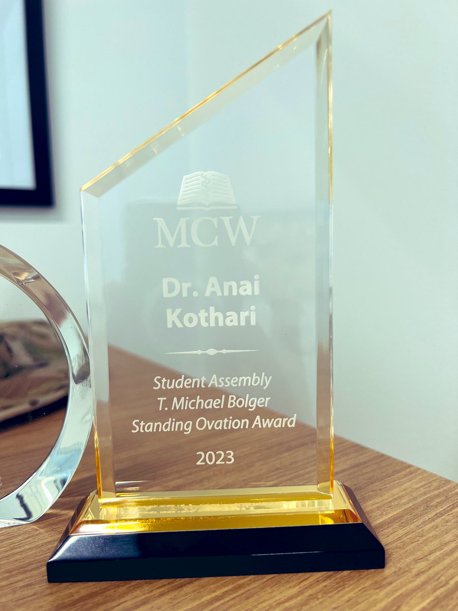 A huge congratulations to Dr.@anaikothari for receiving the Bolger Standing Ovation Award! He has been a truly influential mentor and role model for all the trainees in @anai_lab! @MCWSurgResearch @MCWSurgery @mcwsurgonc