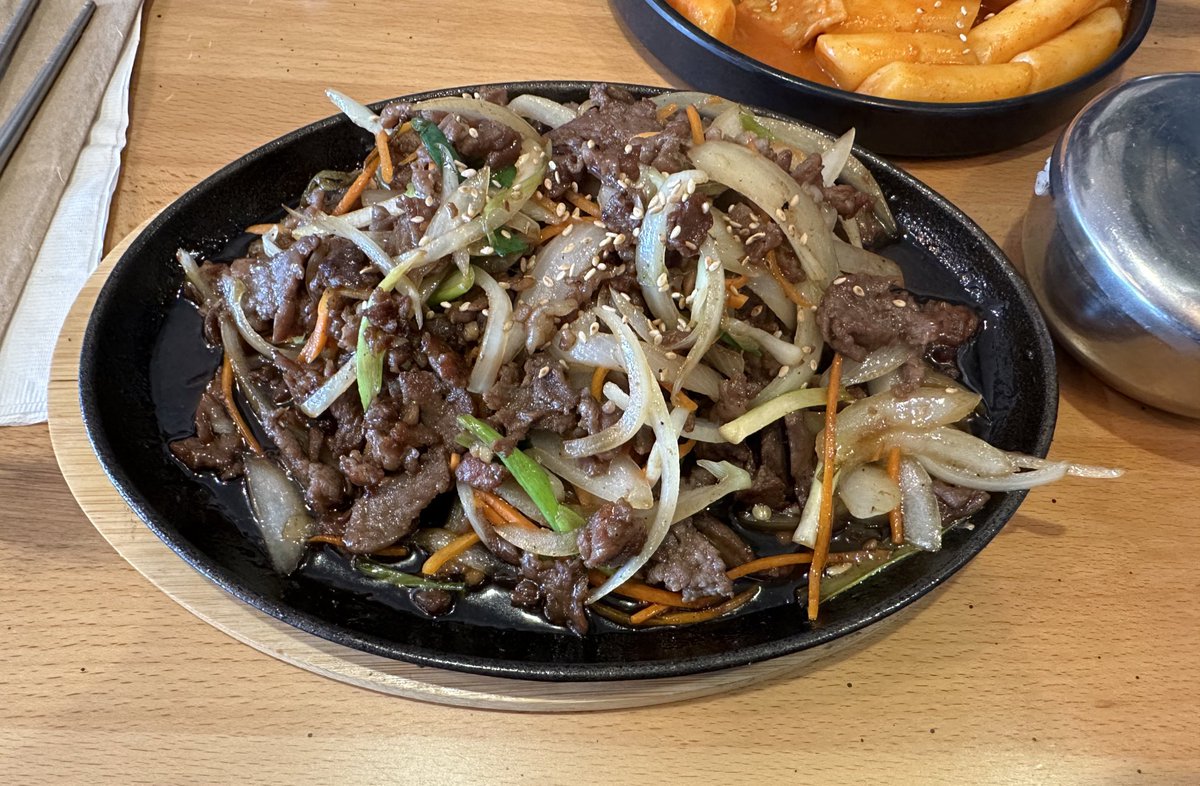 LeClaireOG's tweet image. Went to Gogi ( a Korean restaurant) here in Knoxville and I loved it so much! The food was so good! I honestly wanted to try everything, but just more excuses to go back. Plus, I heard “Flower” by Jisoo while I was there and couldn’t help but sing along. #Gogi #Blackpink